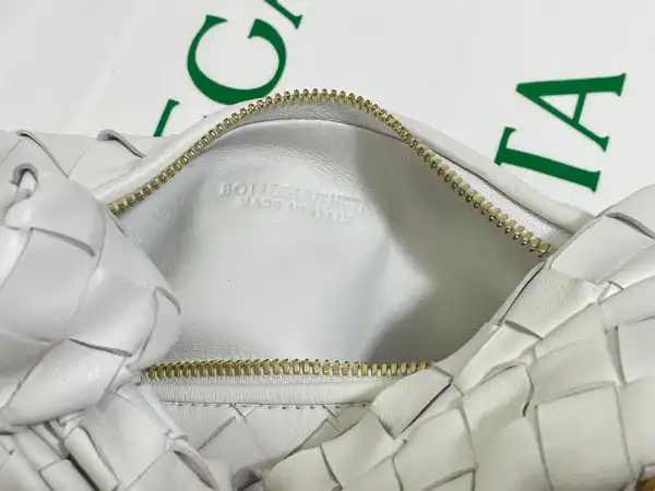 First Bag Ru BOTTEGA VENETA MINI JODIE