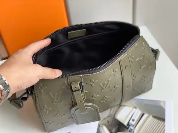 First Bag Ru LOUIS VUITTON CITY KEEPALL