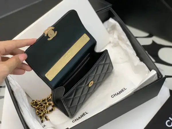 Firstbag Ru CHANEL CHANELUTCH WITH CHAIN