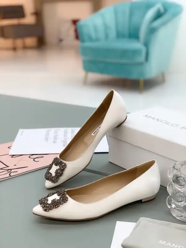 MANOLO BLAHNNIK MULES