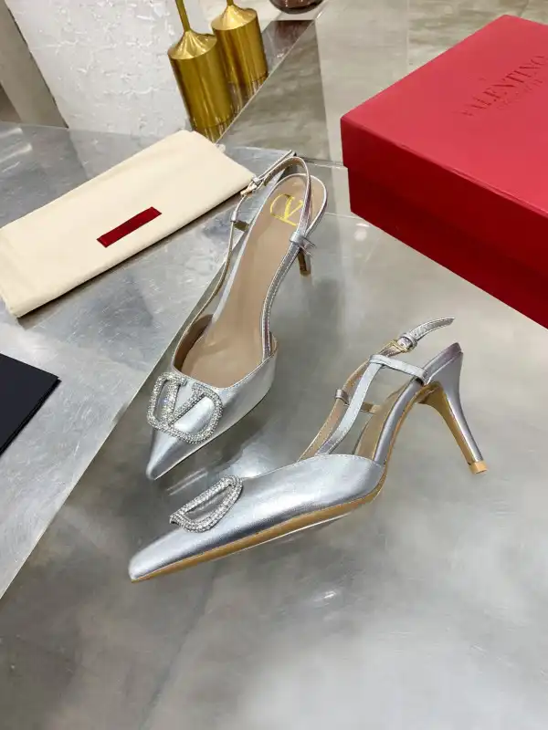 Bagsoffer yupoo VALENTINO  SANDAL