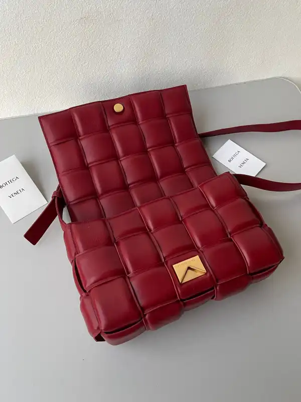 BOTTEGA VENETA CASSETTE