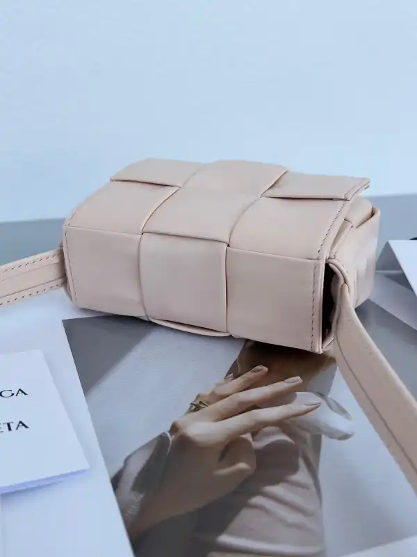 First bag ru BOTTEGA VENETA Candy mini Cassette-12*8*4cm