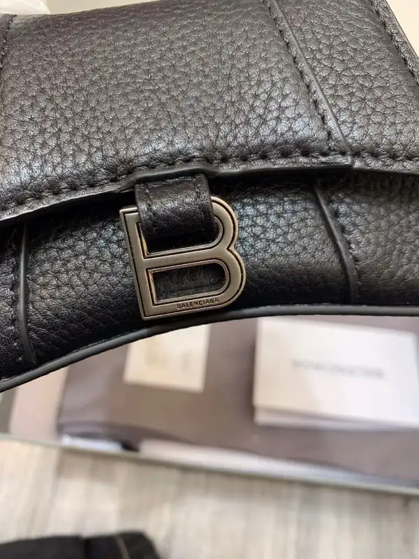 Yupoo bagsoffer BALENCIAGA HOURGLASS