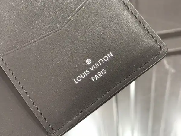 TO LOUIS VUITTON POCKET ORGANIZER