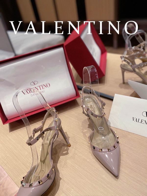 HOT SALE VALENTINO ROCKSTUD SANDAL