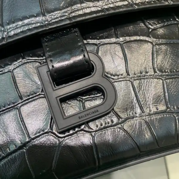 BALENCIAGA DOWNTOWN MEDIUM SHOULDER BAG