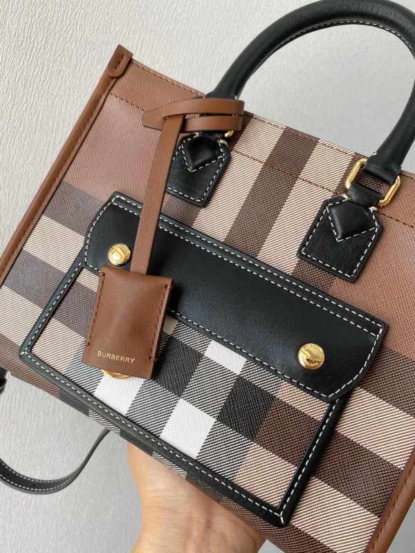 HOT SALE BURBERRY Mini Freya TOTE