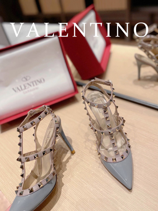 HOT SALE VALENTINO ROCKSTUD SANDAL