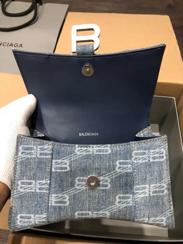 First bag ru BALENCIAGA HOURGLASS