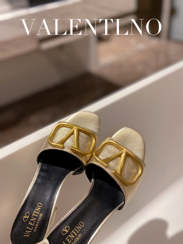 HOT SALE VALENTINO VLOGO SIGNATURE SLIDE SANDAL