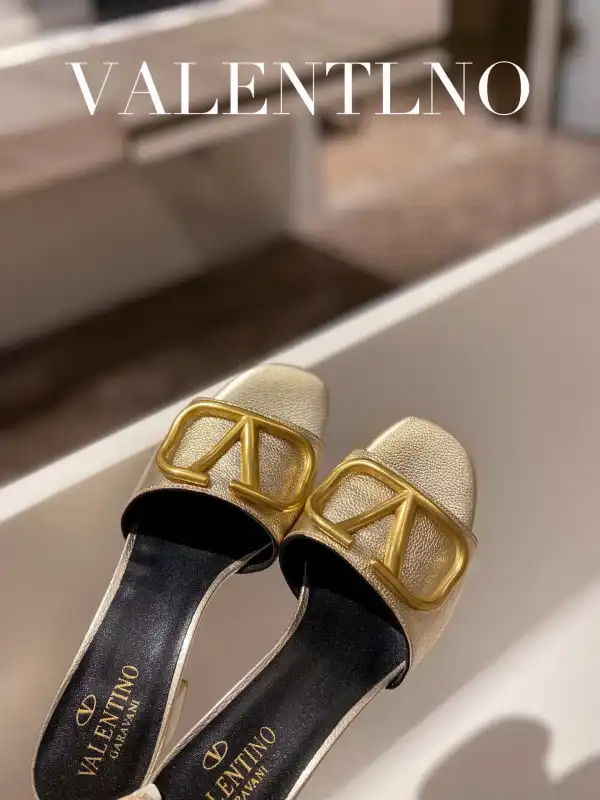 Bagsoffer VALENTINO VLOGO SIGNATURE SLIDE SANDAL