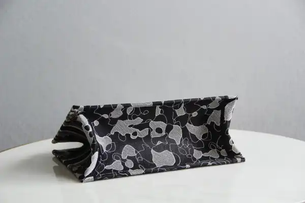 MEDIUM DIRO BOOK TOTE-36*18*28CM