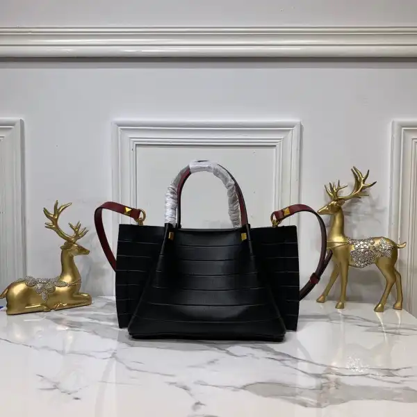 VALENTINO GARAVANI ESCAPE TOTE BAG