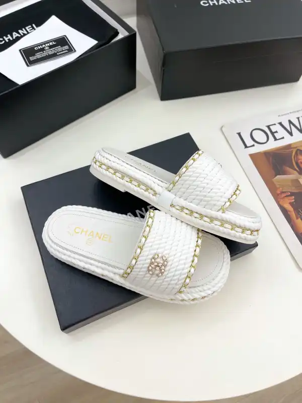 CHANEL MULE