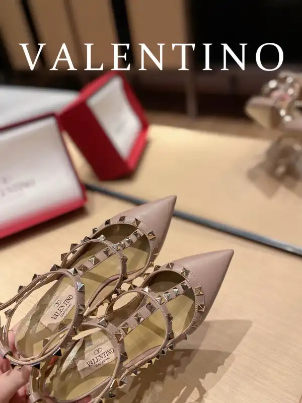 Yupoo bagsoffer VALENTINO ROCKSTUD SANDAL