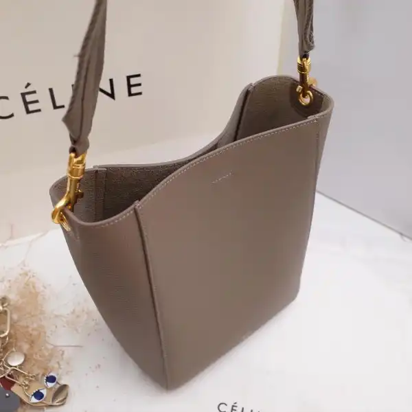 First Bag Ru CELIN* SANGLE BUCKET