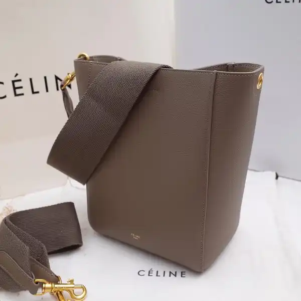 First bag ru CELIN* SANGLE BUCKET