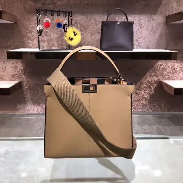 First bag ru FENDI PEEKABOO BAG