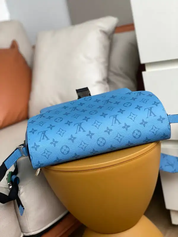 LOUIS VUITTON NEW MESSENGER