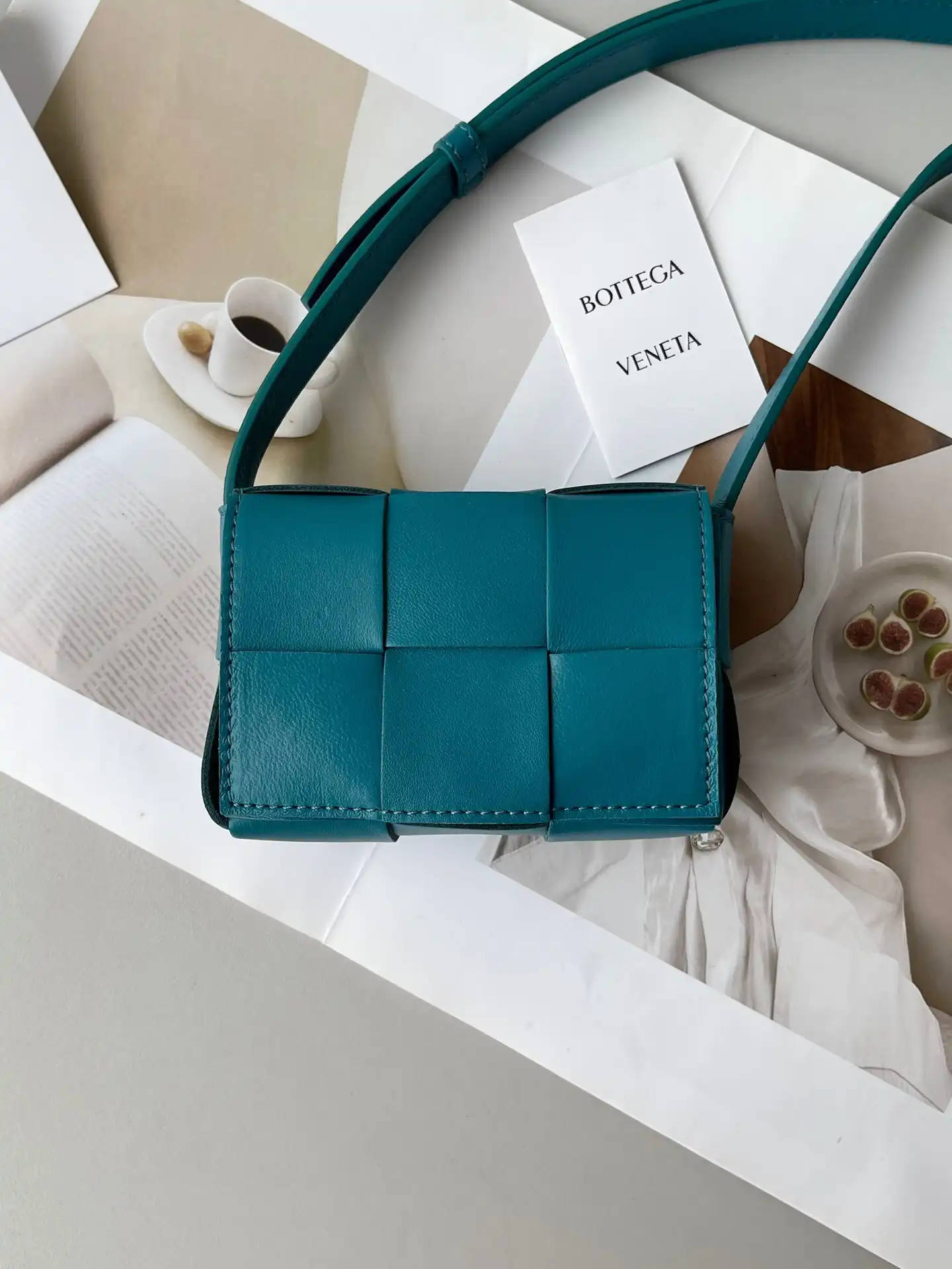 BOTTEGA VENETA Candy mini Cassette-12*8*4cm