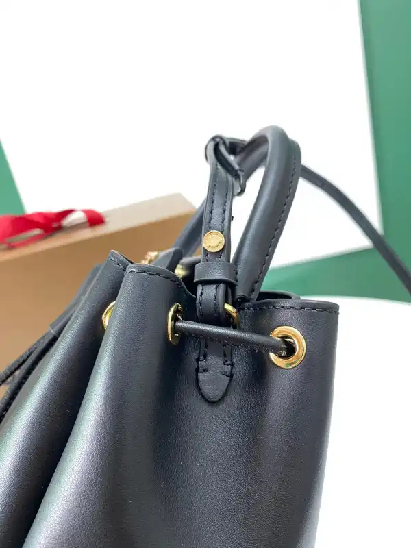 Bagsoffer BURBERRY Bucket Bag