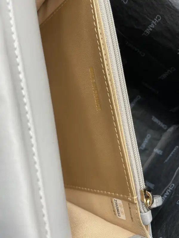 CHANEL CHAIN WALLET