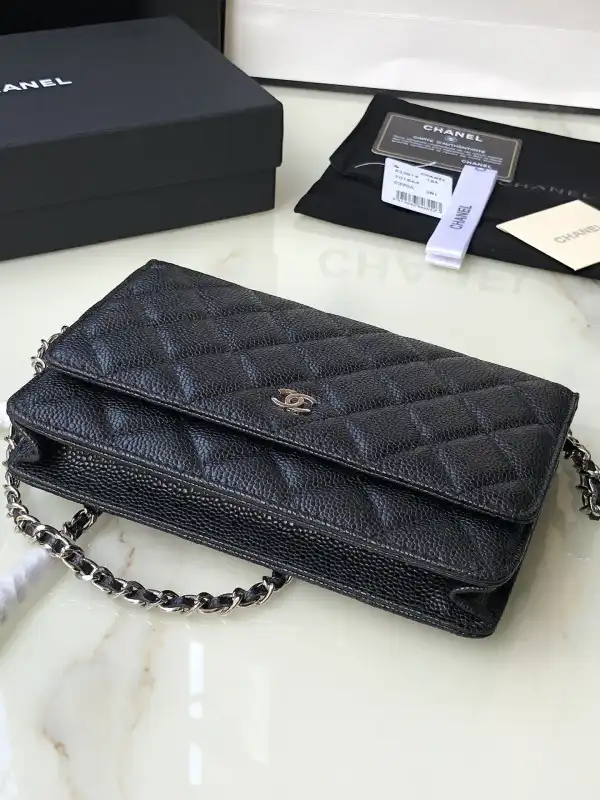 First bag ru CHANEL CHAIN WALLET CAVIAR