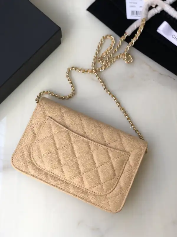 First bag ru CHANEL CHAIN WALLET CAVIAR