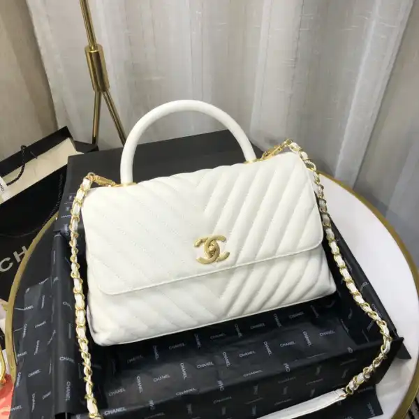 First bag ru CHANEL COCO HANDLE