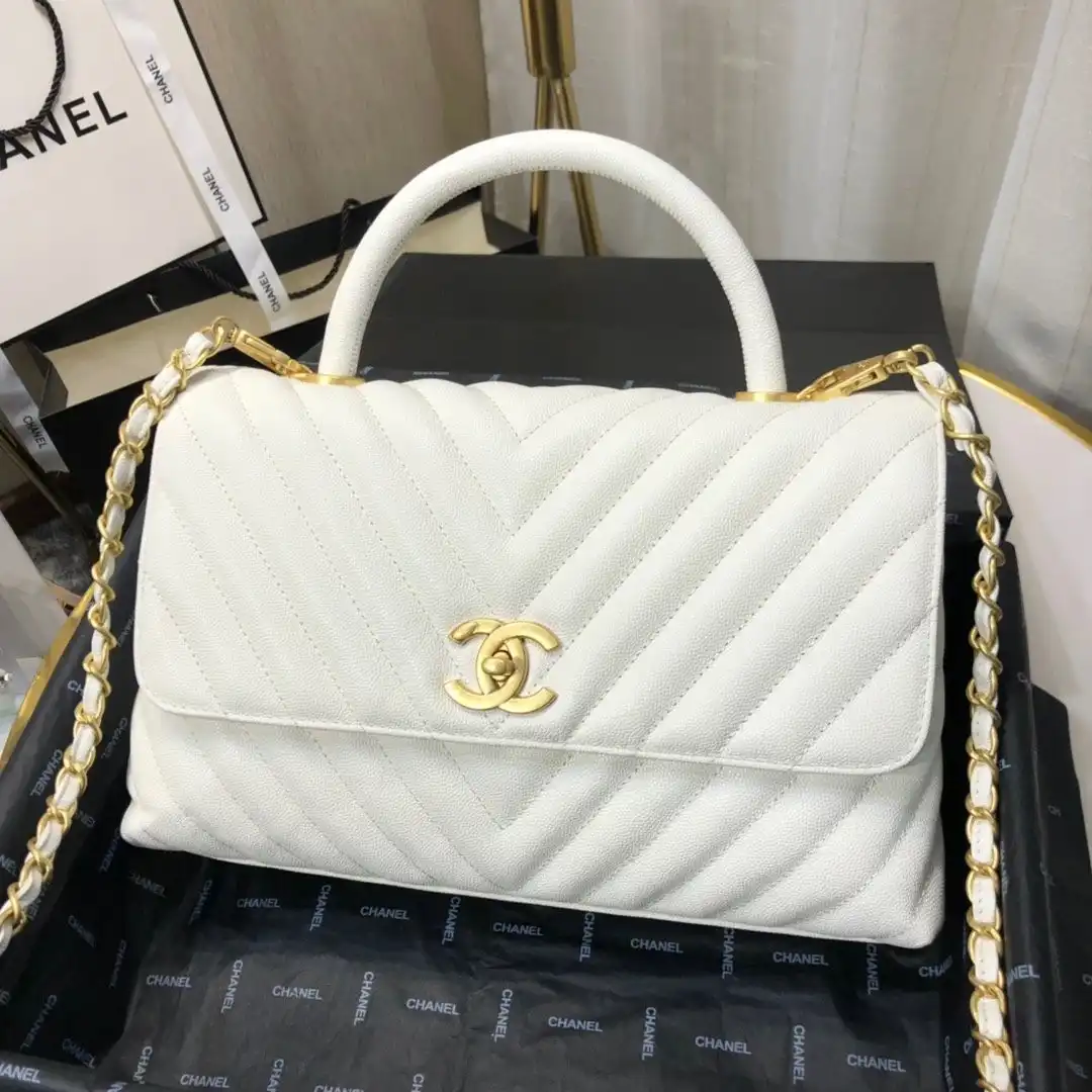 First bag ru CHANEL COCO HANDLE