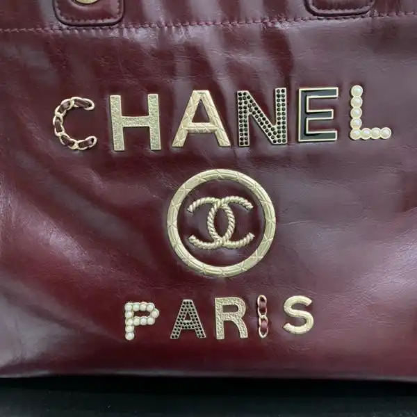 CHANEL SHOPPING BAG