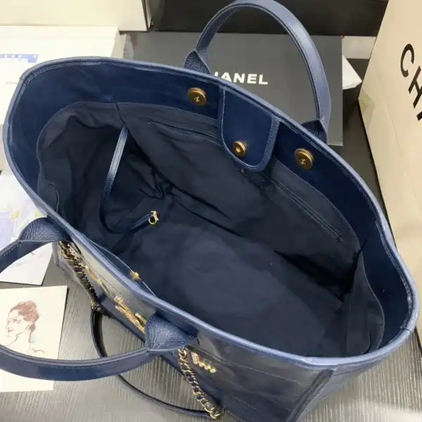 CHANEL SHOPPING BAG