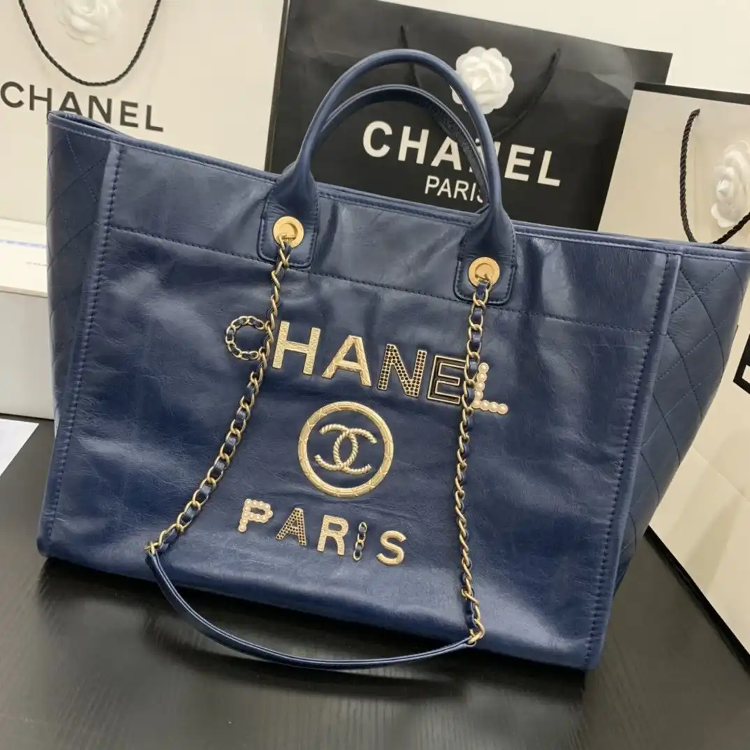 CHANEL SHOPPING BAG