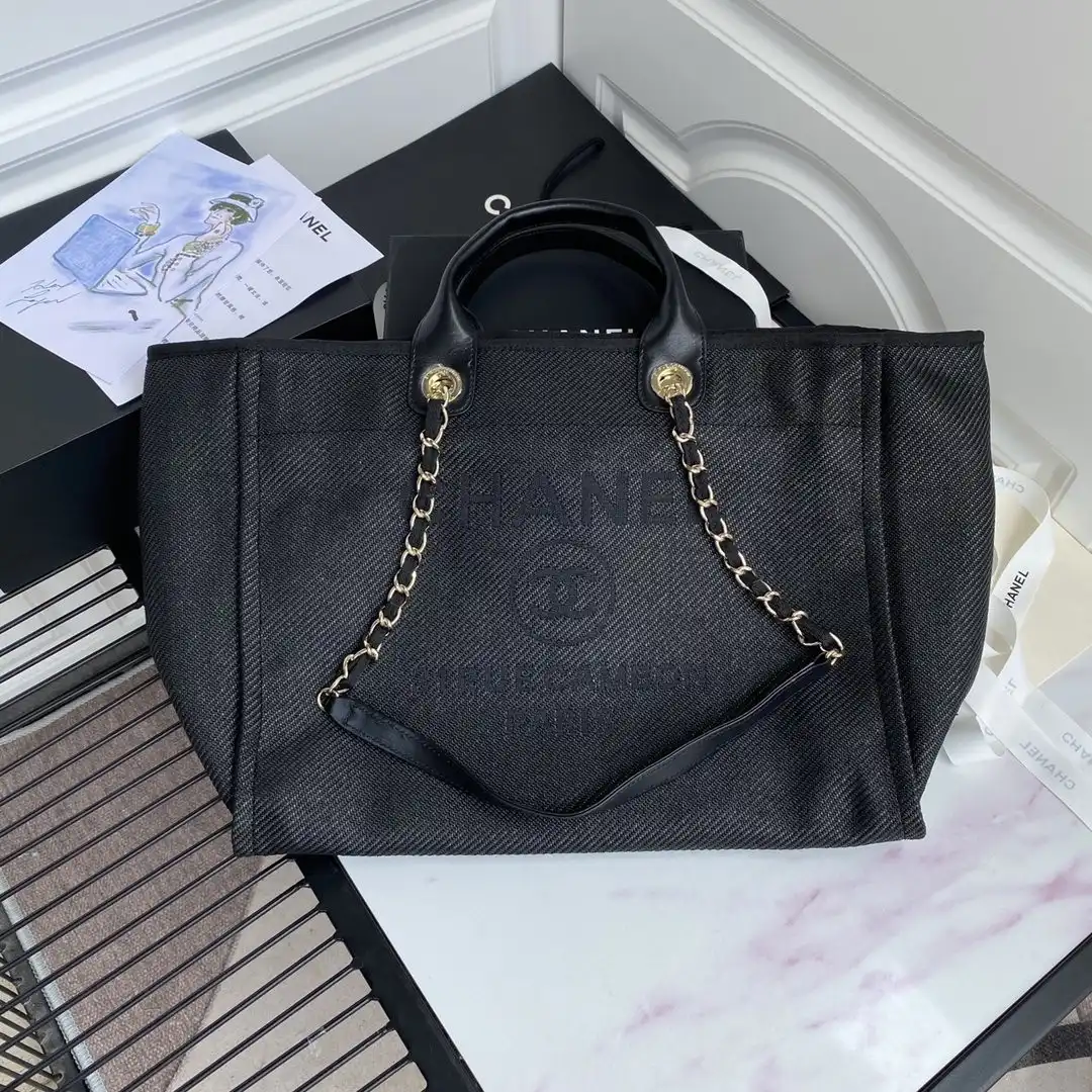 CHANEL TOTE BAG