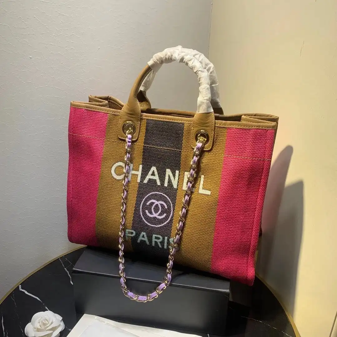 CHANEL SHOPPING BAG