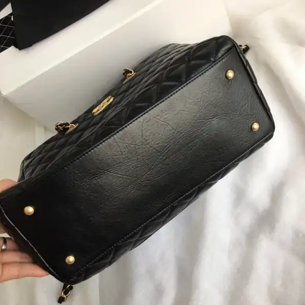 First bag ru CHANEL TOTE BAG