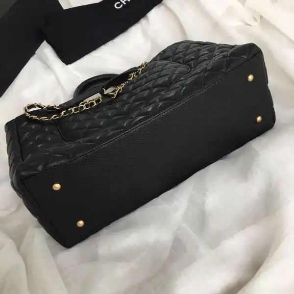 First bag ru CHANEL TOTE BAG