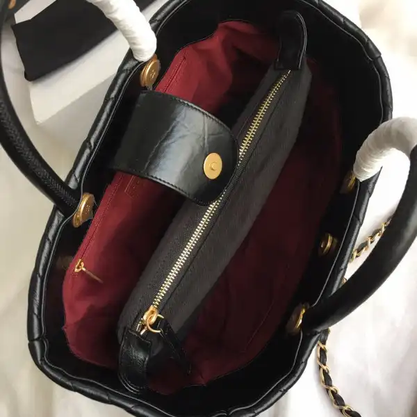 CHANEL TOTE BAG