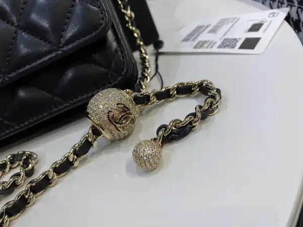 CHANEL CHAIN WALLET