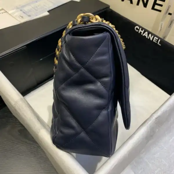 CHANEL 19 FLAP BAG