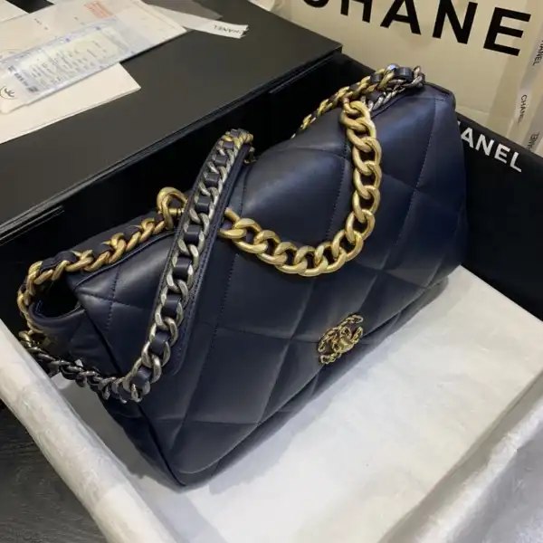 CHANEL 19 FLAP BAG