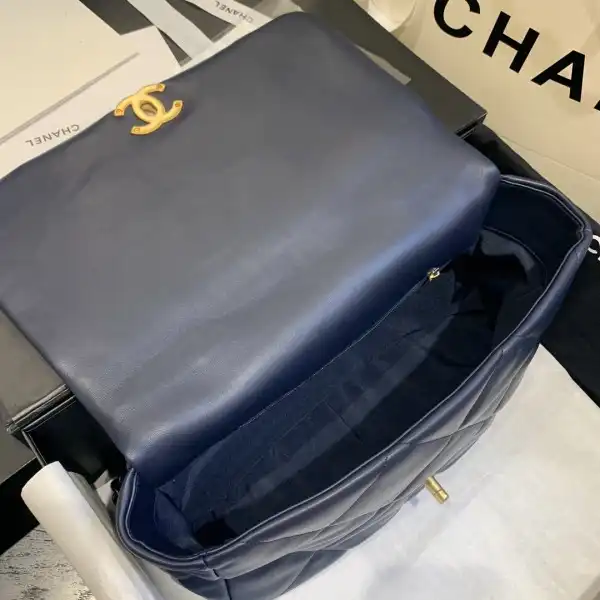 CHANEL 19 FLAP BAG