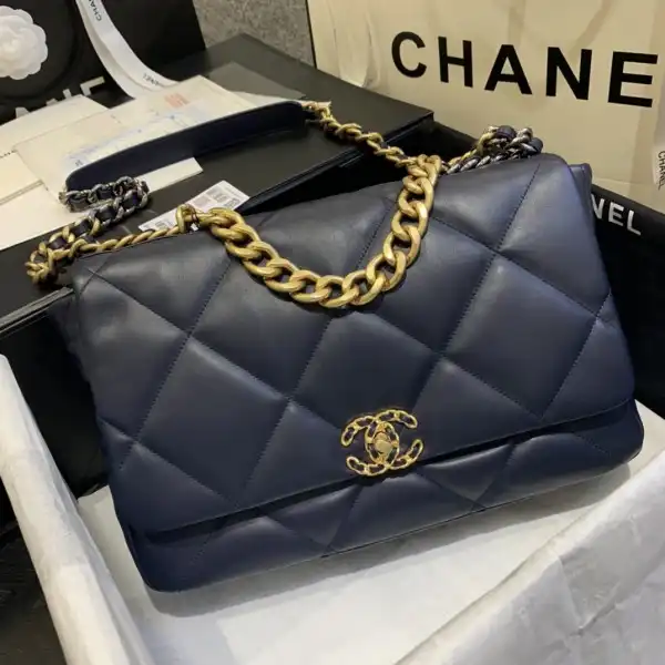 CHANEL 19 FLAP BAG