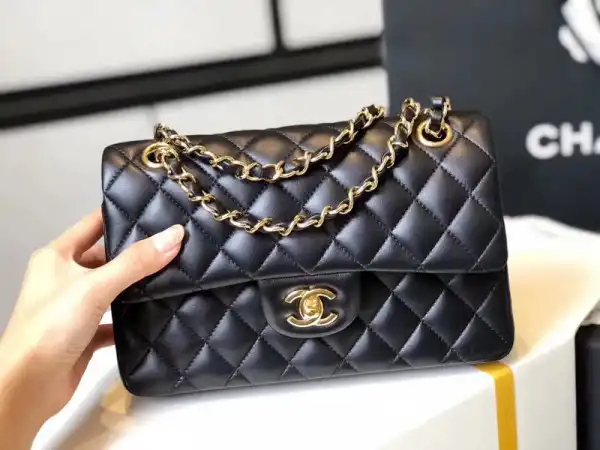 First Bag Ru CHANEL FLAP BAG 23CM