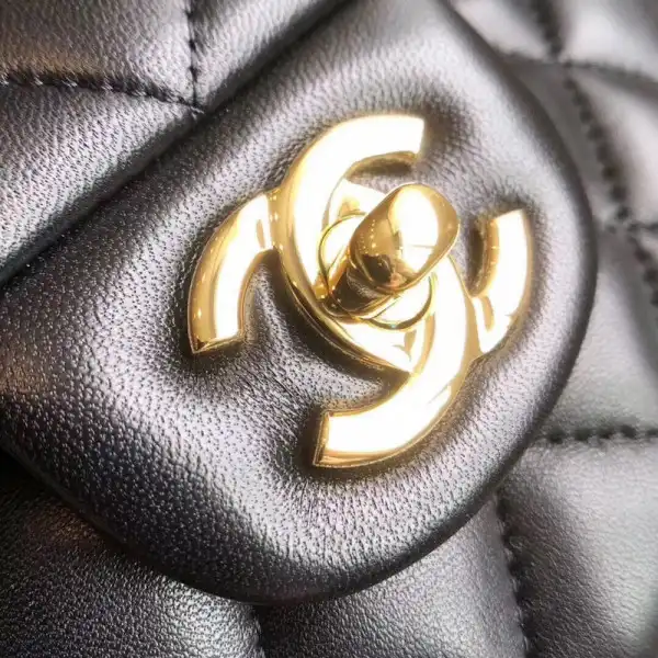 CHANEL FLAP BAG 23CM