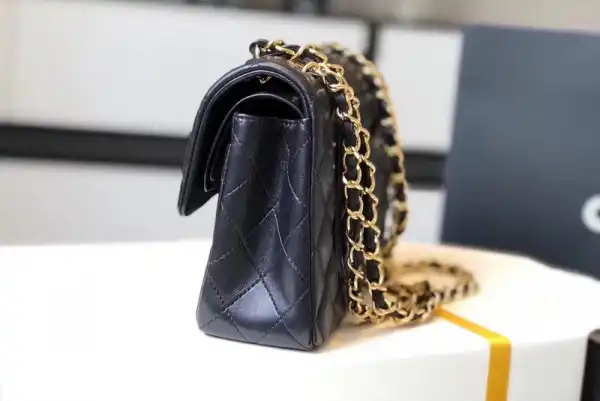 CHANEL FLAP BAG 23CM