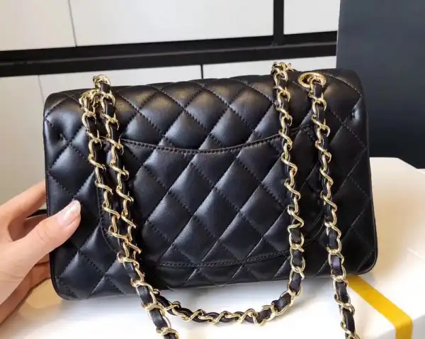 CHANEL FLAP BAG 23CM