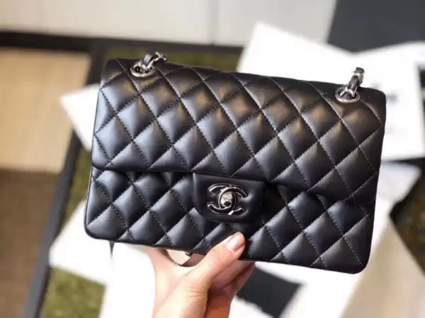 CHANEL FLAP BAG 23CM