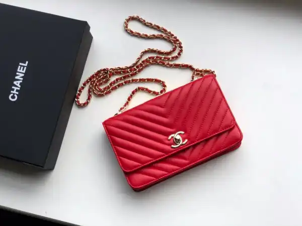 CHANEL CHAIN WALLET